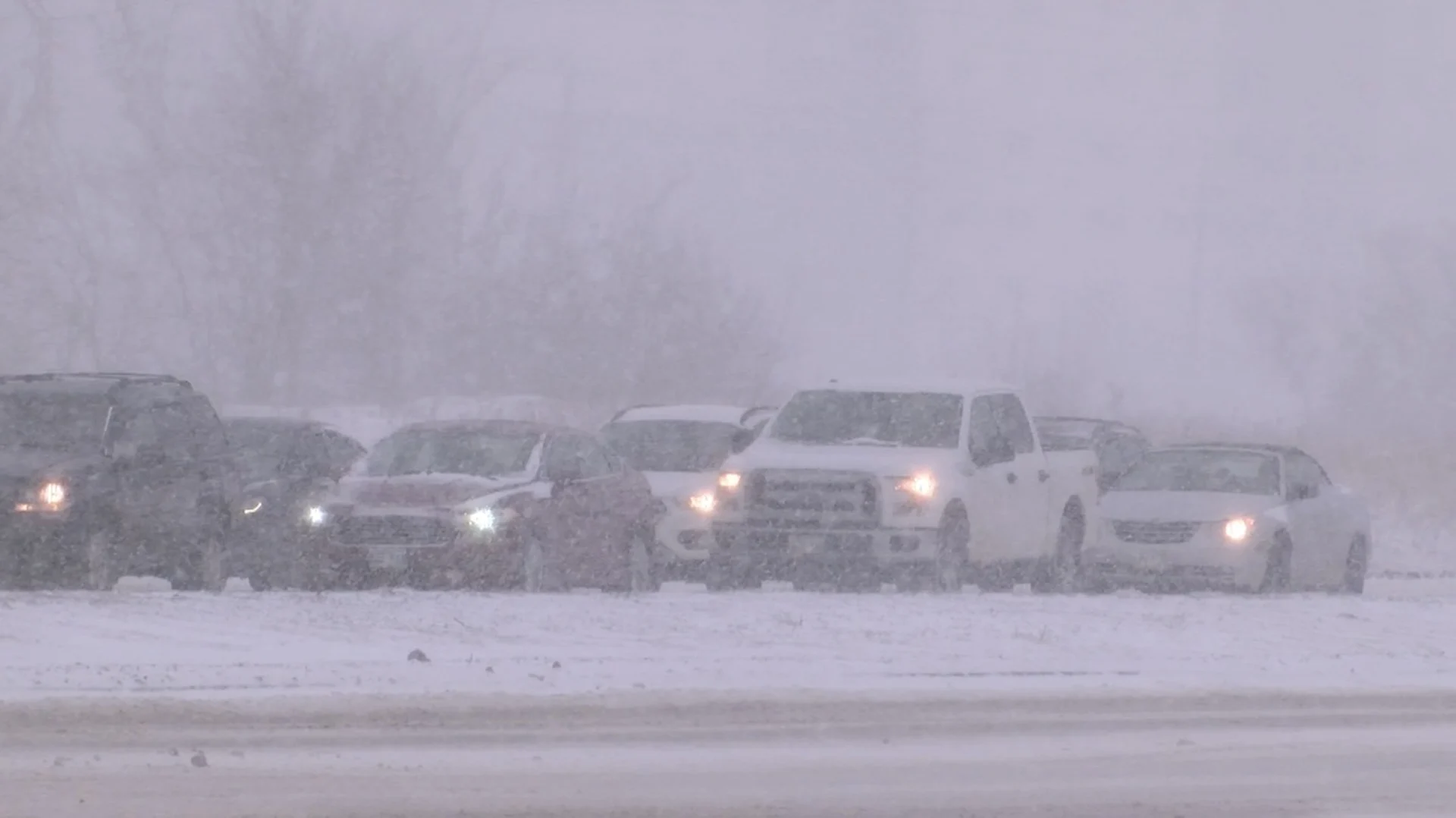 Dangerous winter conditions over Saskatchewan, Manitoba, risk of 25+ cm of snow