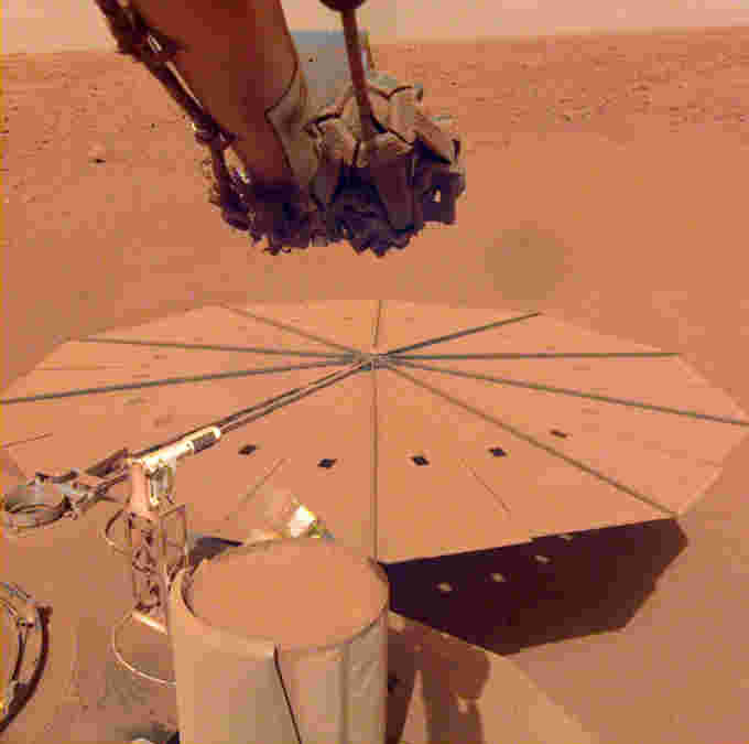 NASA Mars InSight dusty solar panels - 1-pia25286-1041