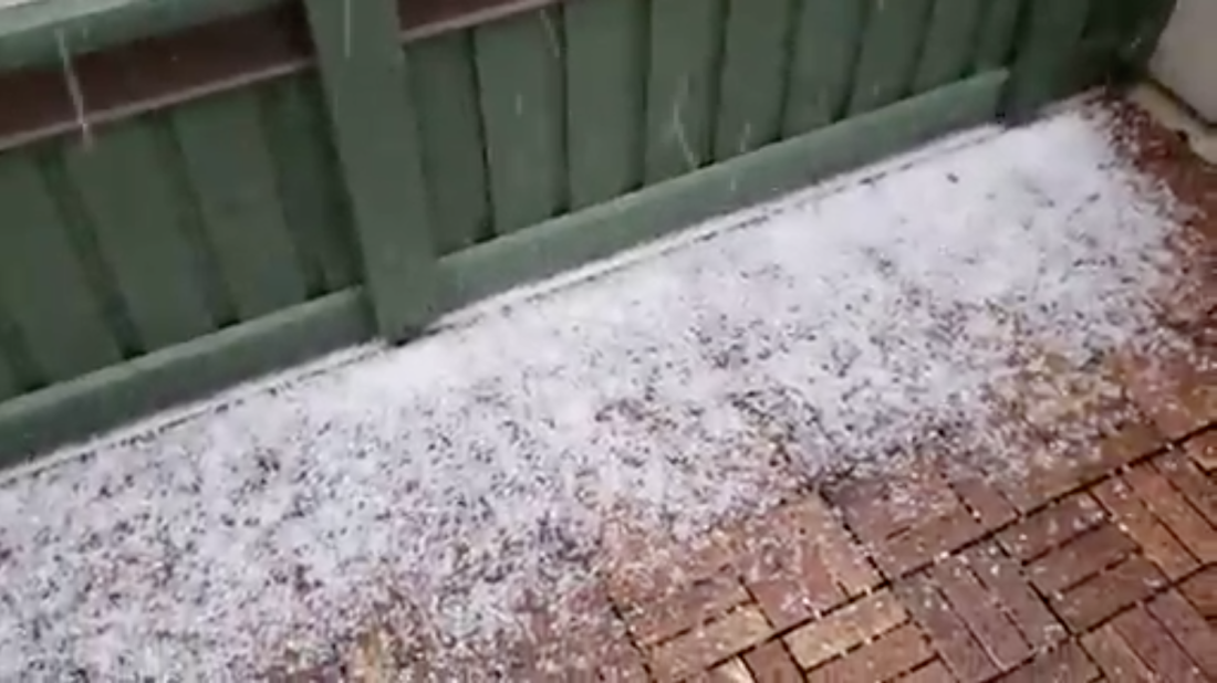 Hail, snow, across the Lower Mainland create a spectacle during daily 'cheer' 