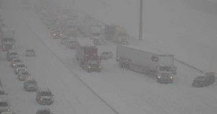 Ontarians urged to wait out this dangerous blizzard at home
