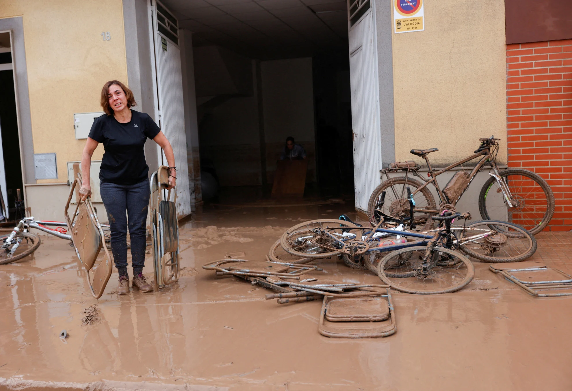 Reuters - Spain floods - Oct30
