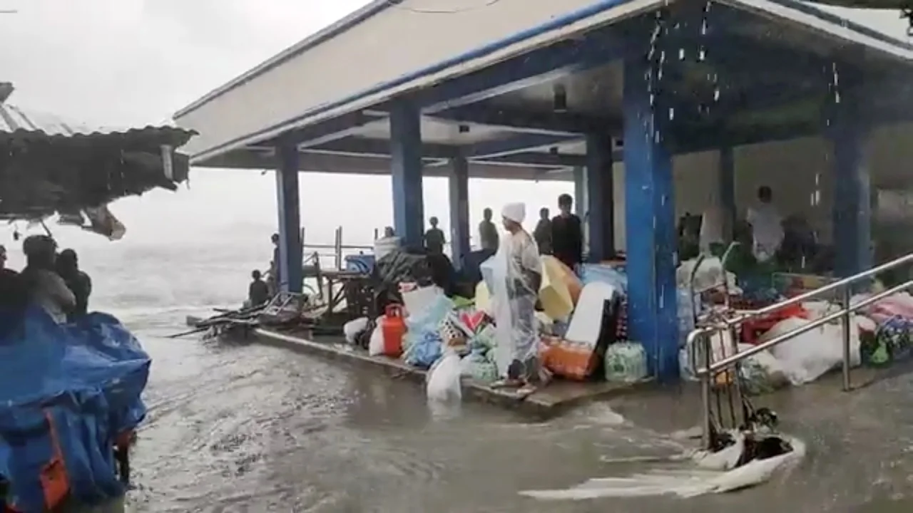 Philippines Super Typhoon Surigae/REUTERS