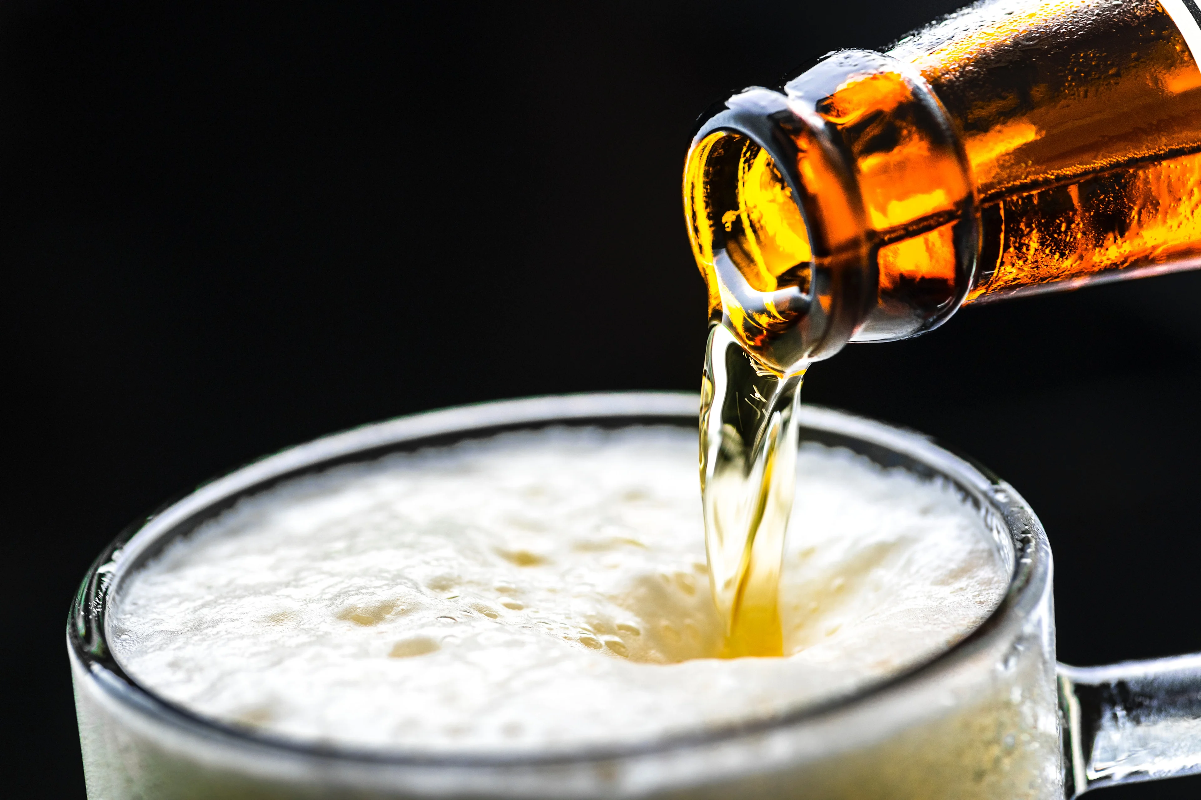Beer pour closeup Pexels