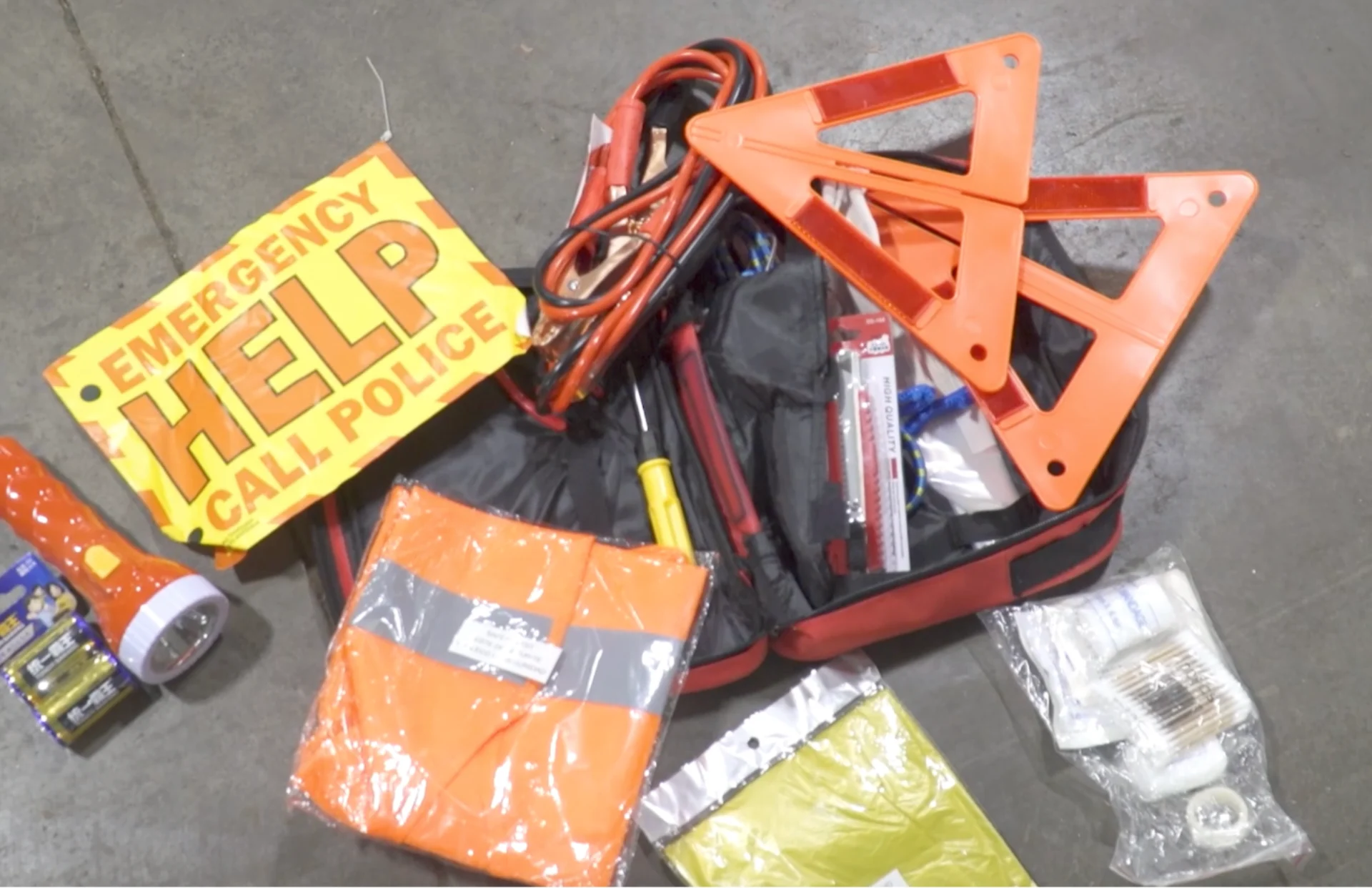 TWN: Example of a vehicle emergency kit