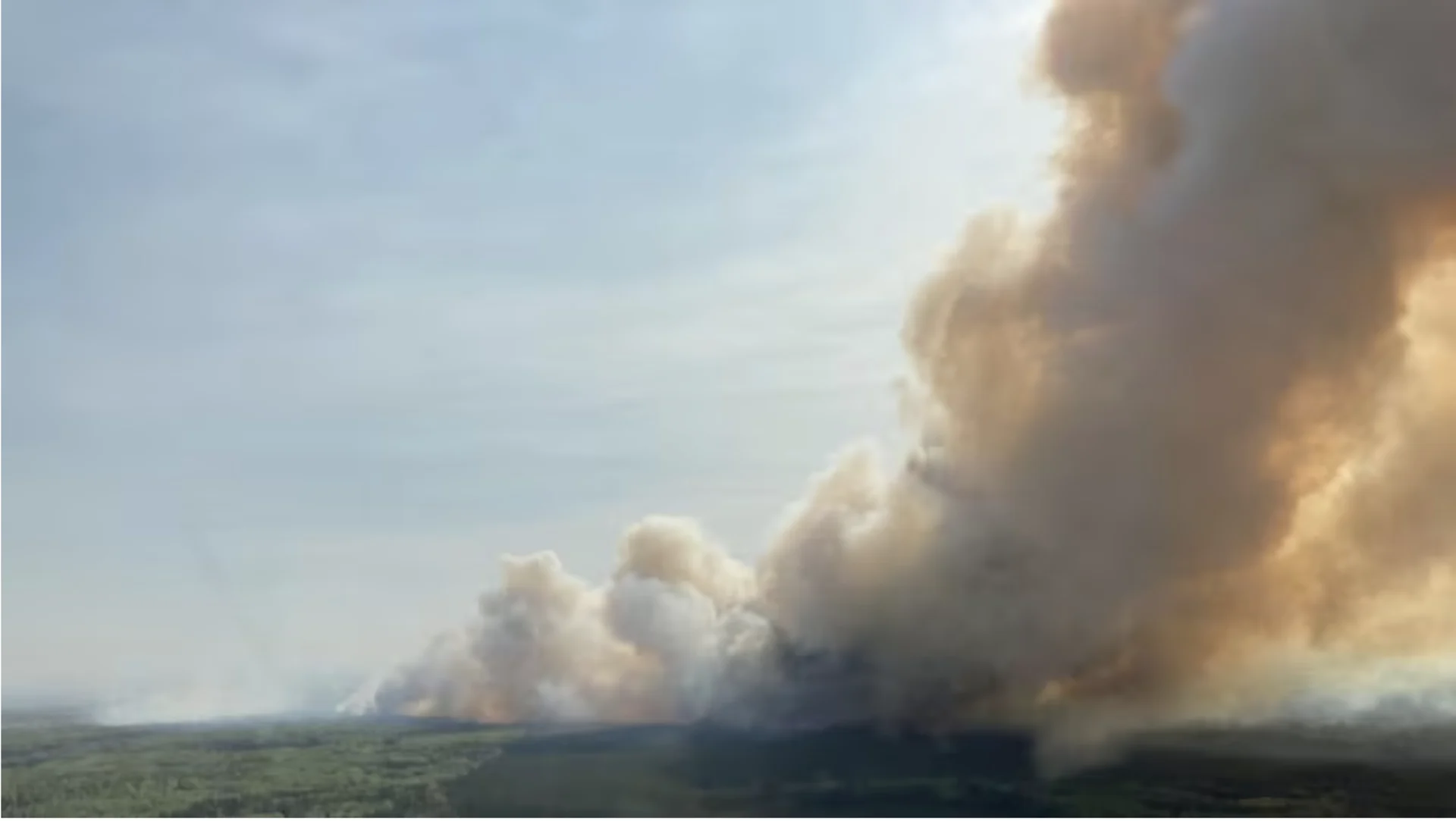 BC Wildfire Service: The Boundary Lake wildfire remains burning out of control on the B.C.-Alta. border, even as crews say they made good progress tackling it overnight. (B.C. Wildfire Service)