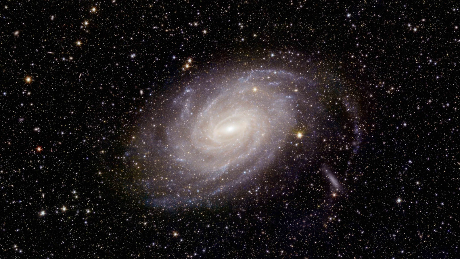 Euclid s new image of spiral galaxy NGC 6744 crop