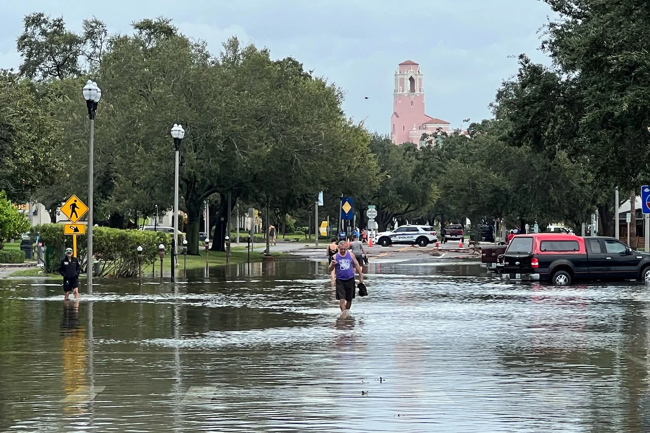Idalia Florida aftermath/REUTERS/Joey Roulette