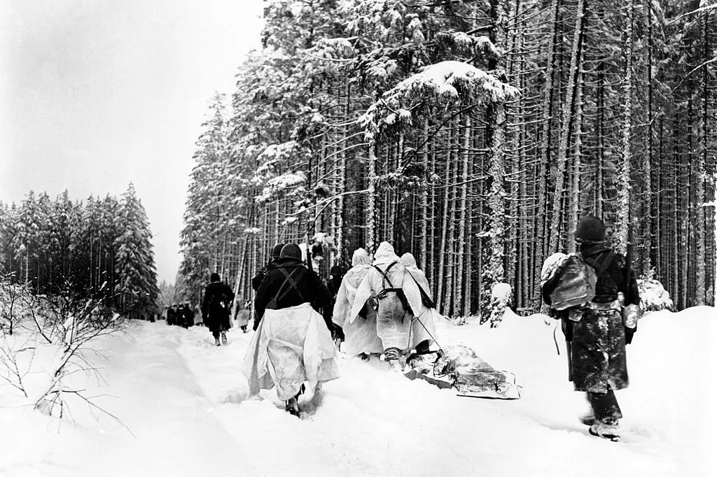 Battle of the bulge soldiers us army wikimedia commons