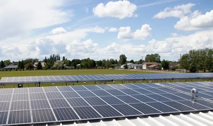 Alberta town aims to be first in Canada to rely solely on solar panels