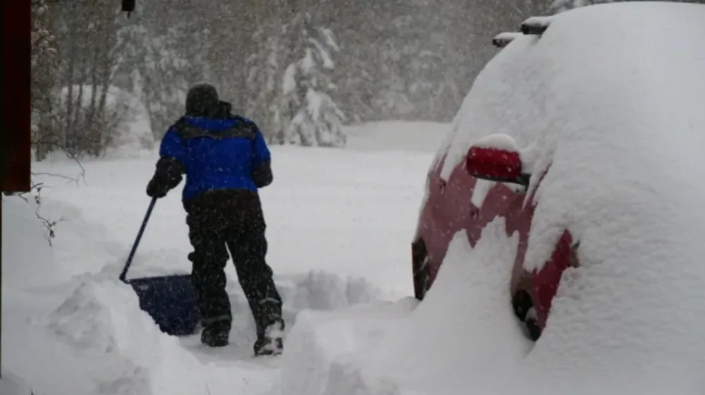 Southern Yukon digs out of 'record-breaking territory' snowfall