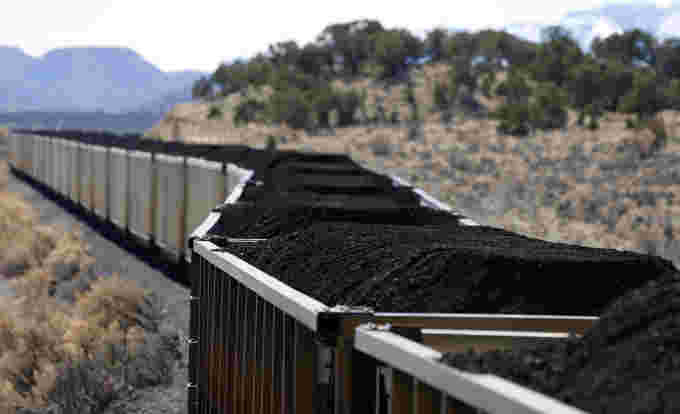 Coal being transported by rail in Utah, U.S. (George Frey/ Bloomberg/ Getty Images)