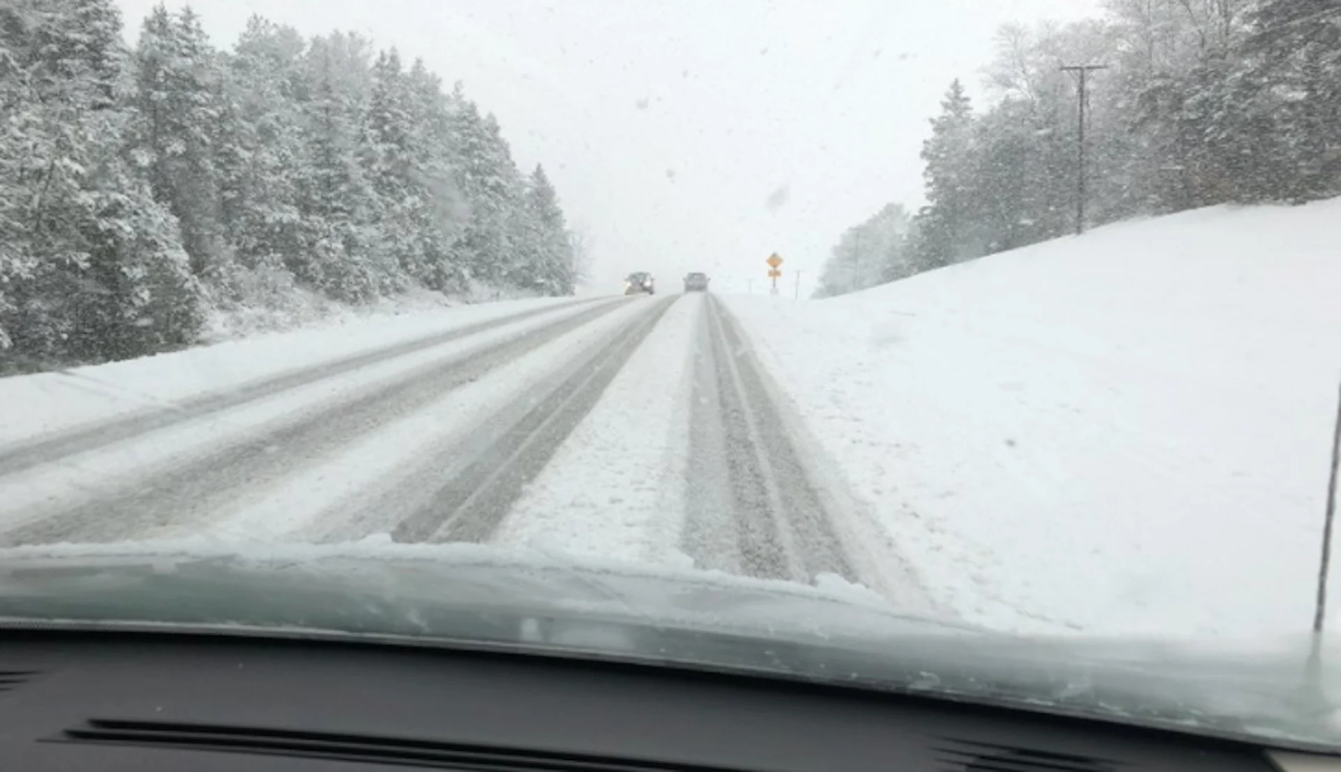 Travel alerts in southern Ontario as snow squalls threaten whiteouts