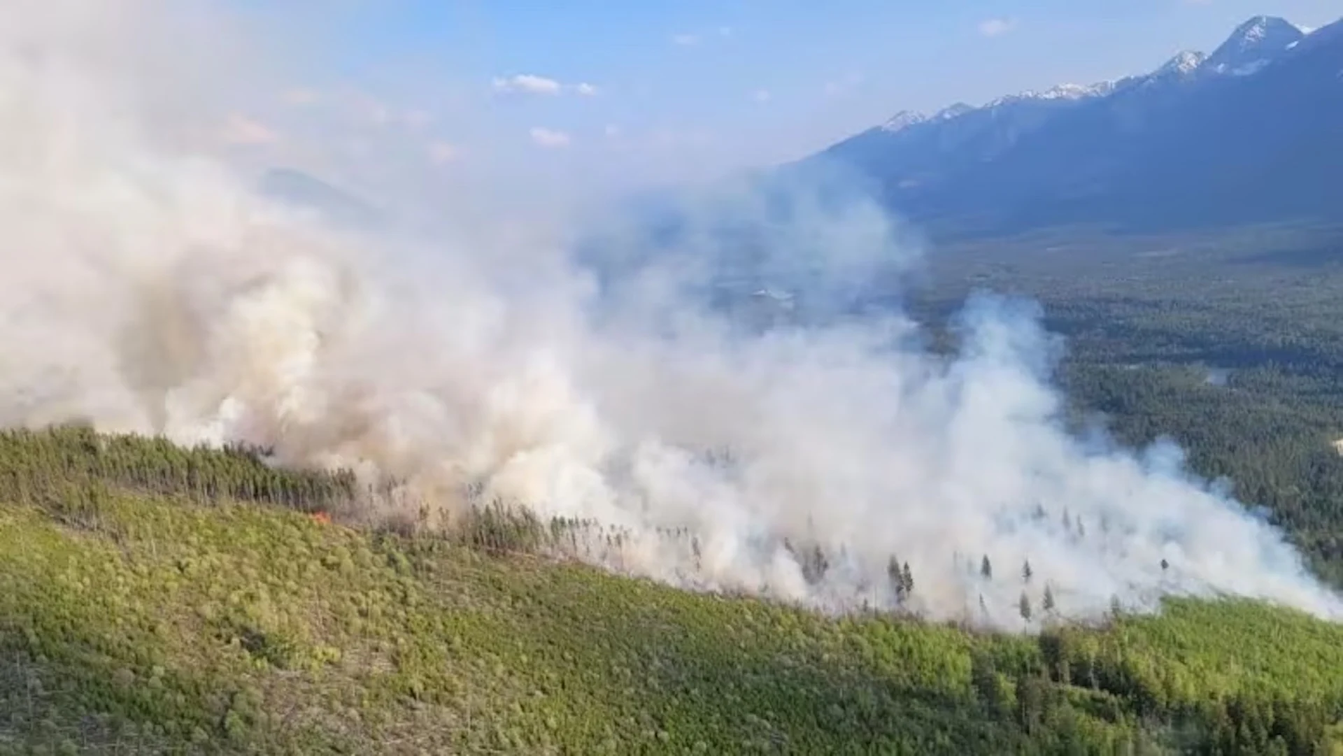 Out-of-control wildfire in Kootenay National Park expands in size