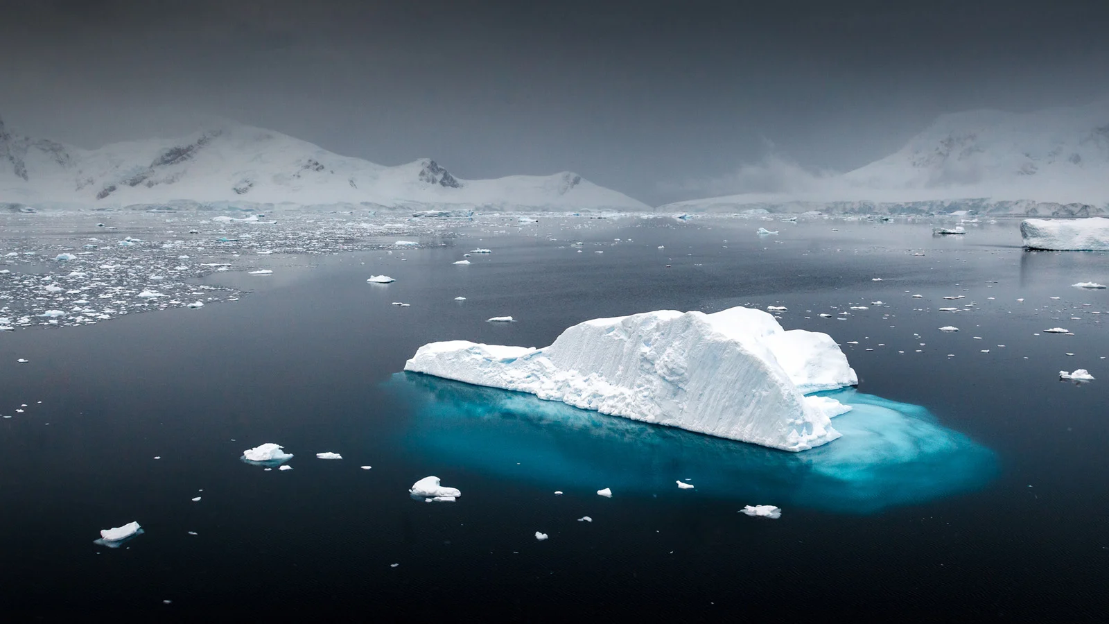 Arctic-sea-ice-David-Merron-GettyImages-998509044