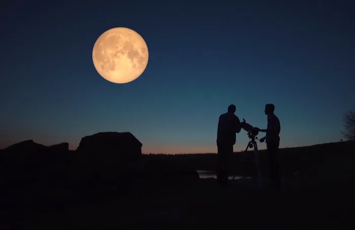 Lune d'avril : une super lune rousse