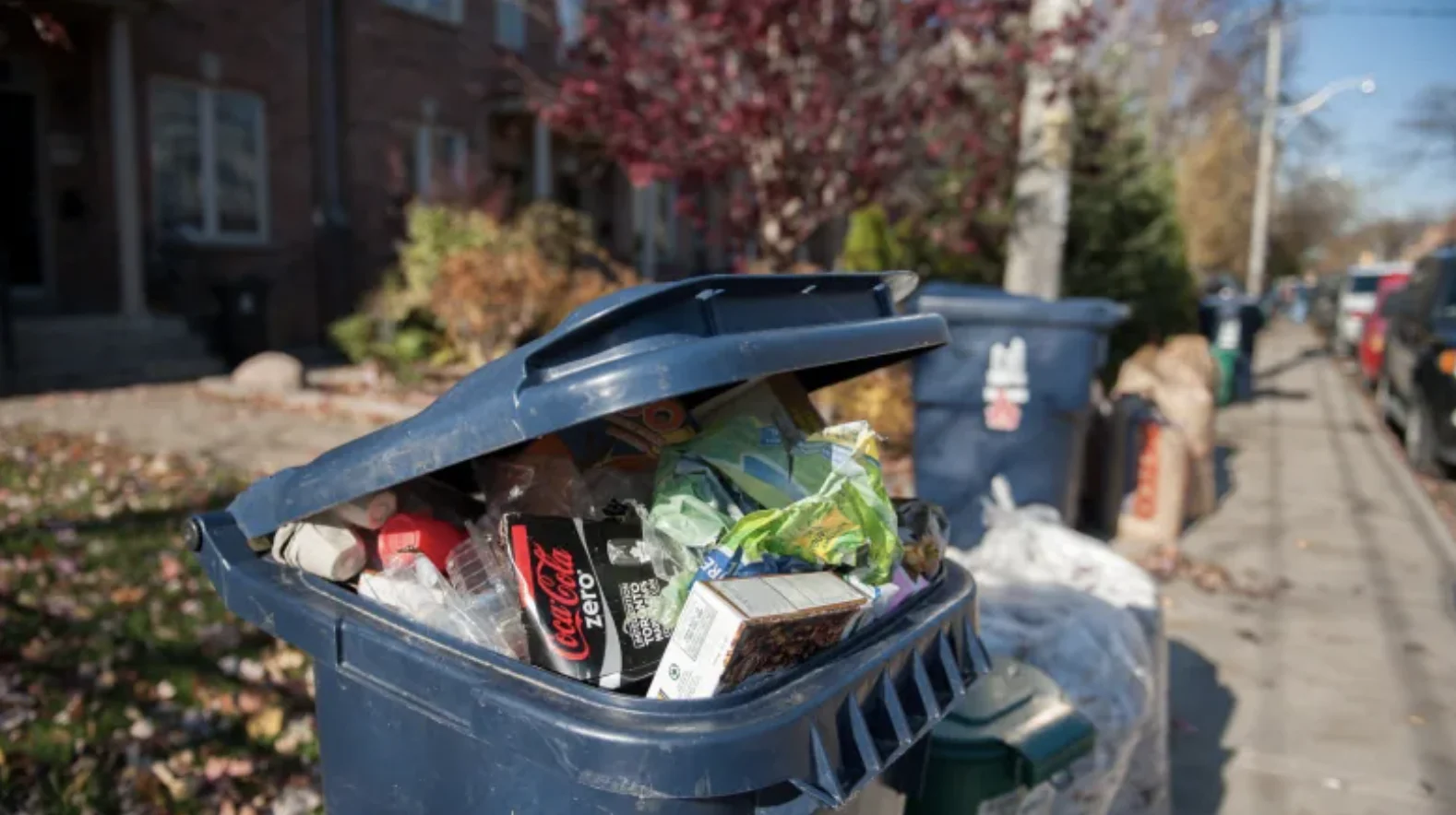 CBC: A recycling bin in Toronto. The Ontario government plan to adjust regulations for advanced recycling facilities worries environmentalists. (David Donnelly/CBC)