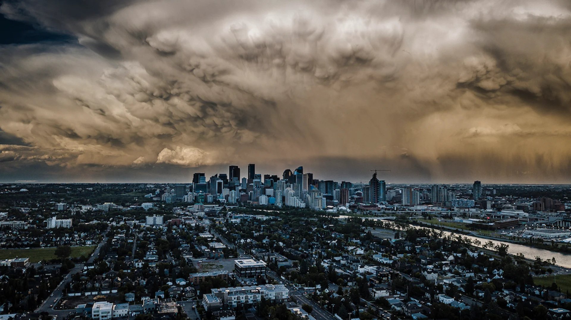 'Ring of fire' setup brings a stormy zing with the heat to Alberta