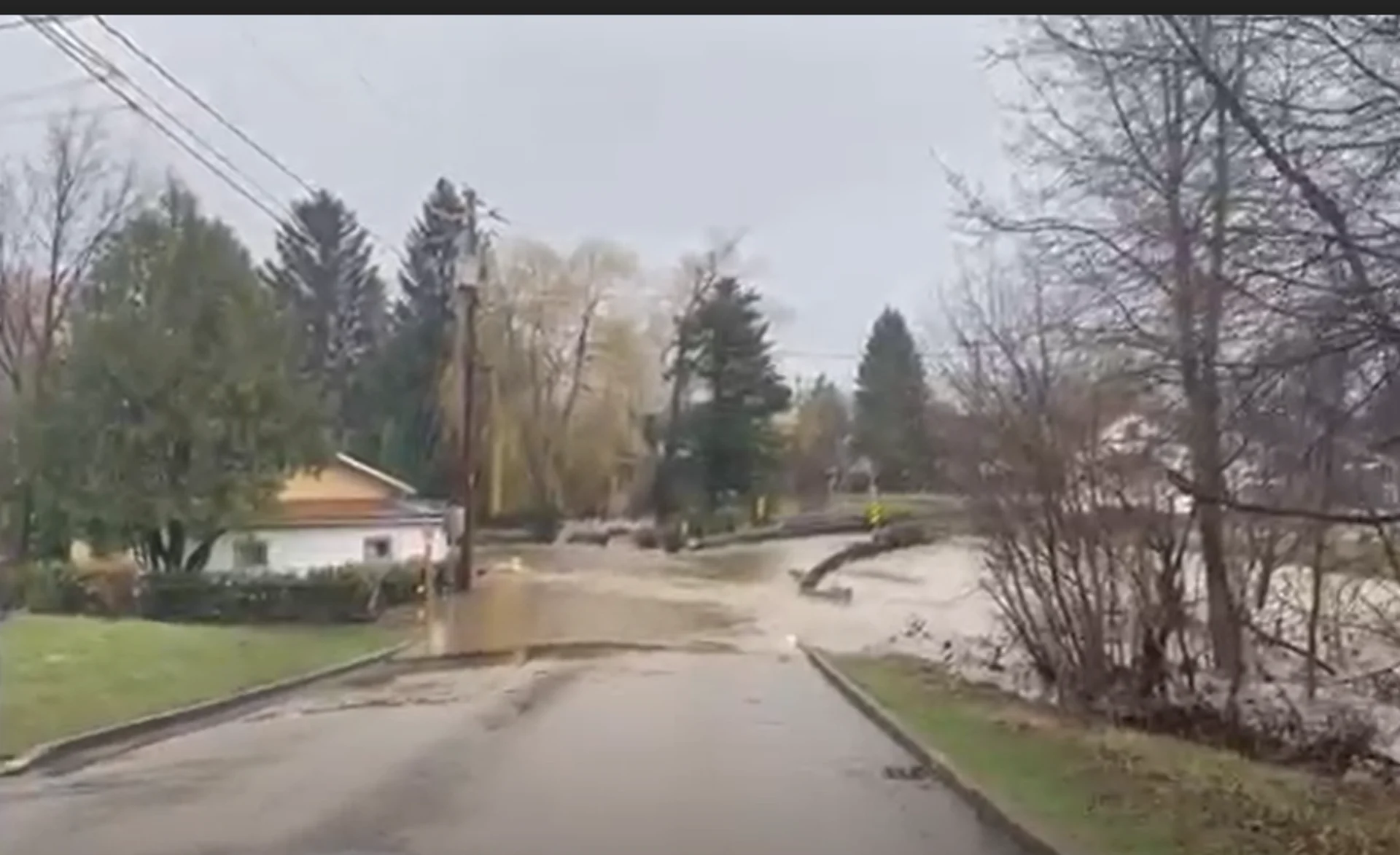 Inondations : plusieurs régions restent en état d'alerte