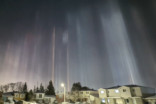Weird and wonderful light pillars spotted in Whitby, Ontario