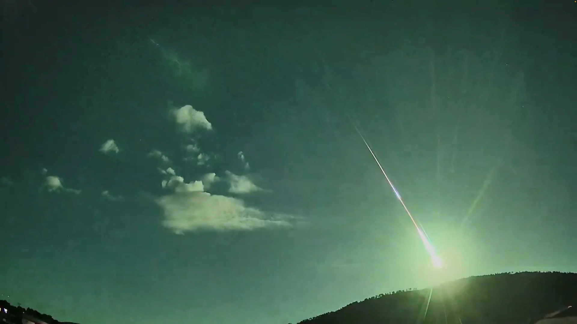 See the stunning video of comet shard blazing through the sky over Spain and Portugal on Saturday!