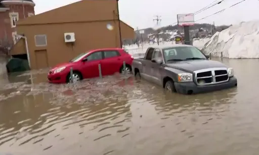 Une ville du Québec paralysée par les inondations