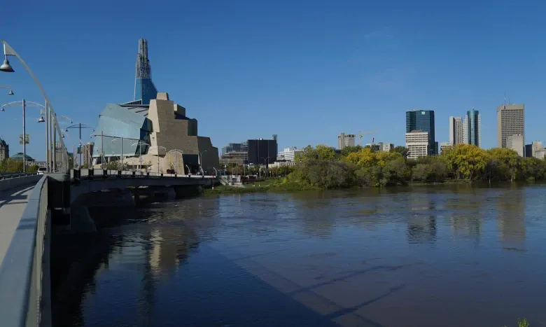 high-water-red-river-winnipeg (1)