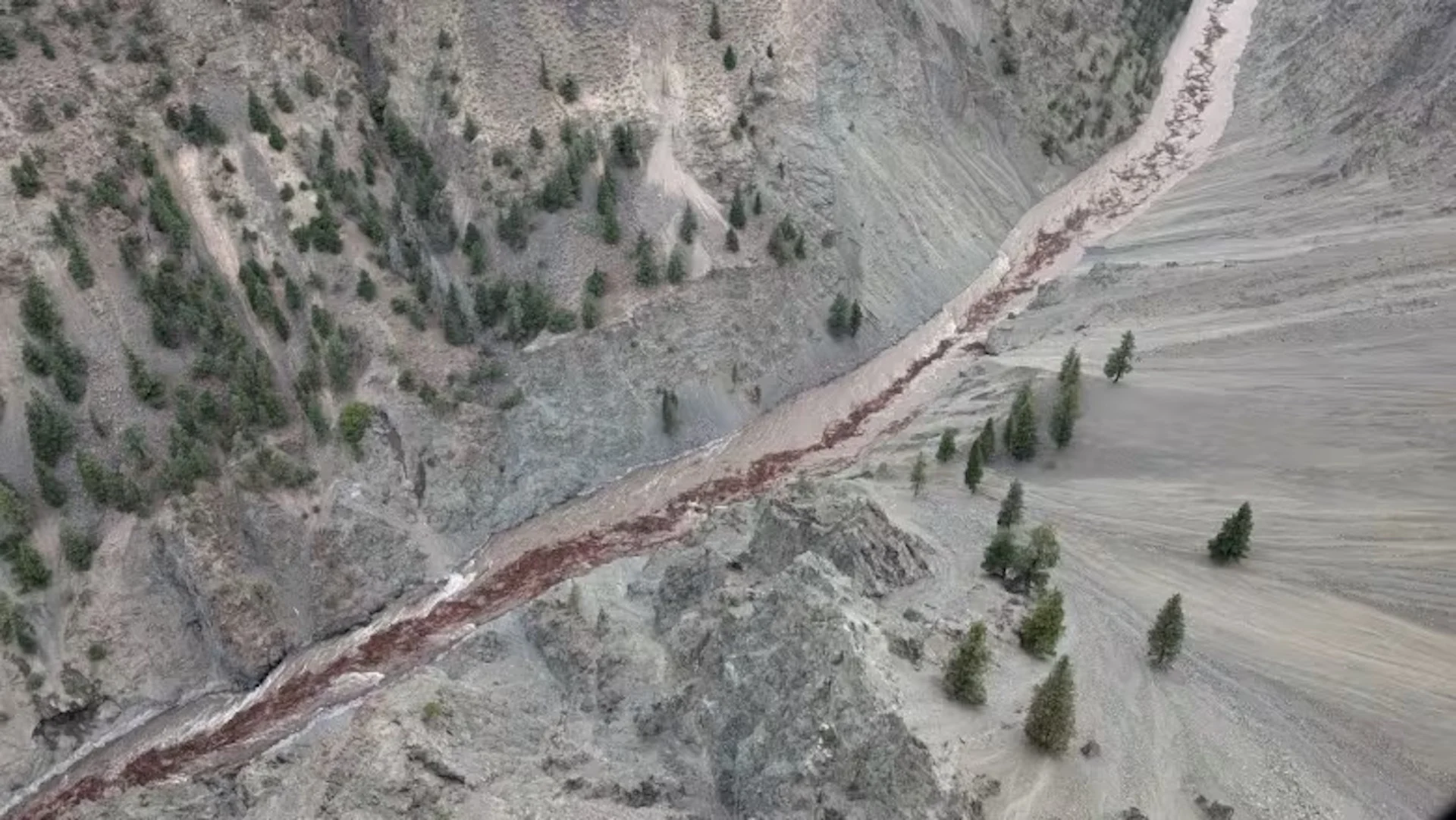 chilcotin-river-landslide-debris/Government of British Columbia via CBC