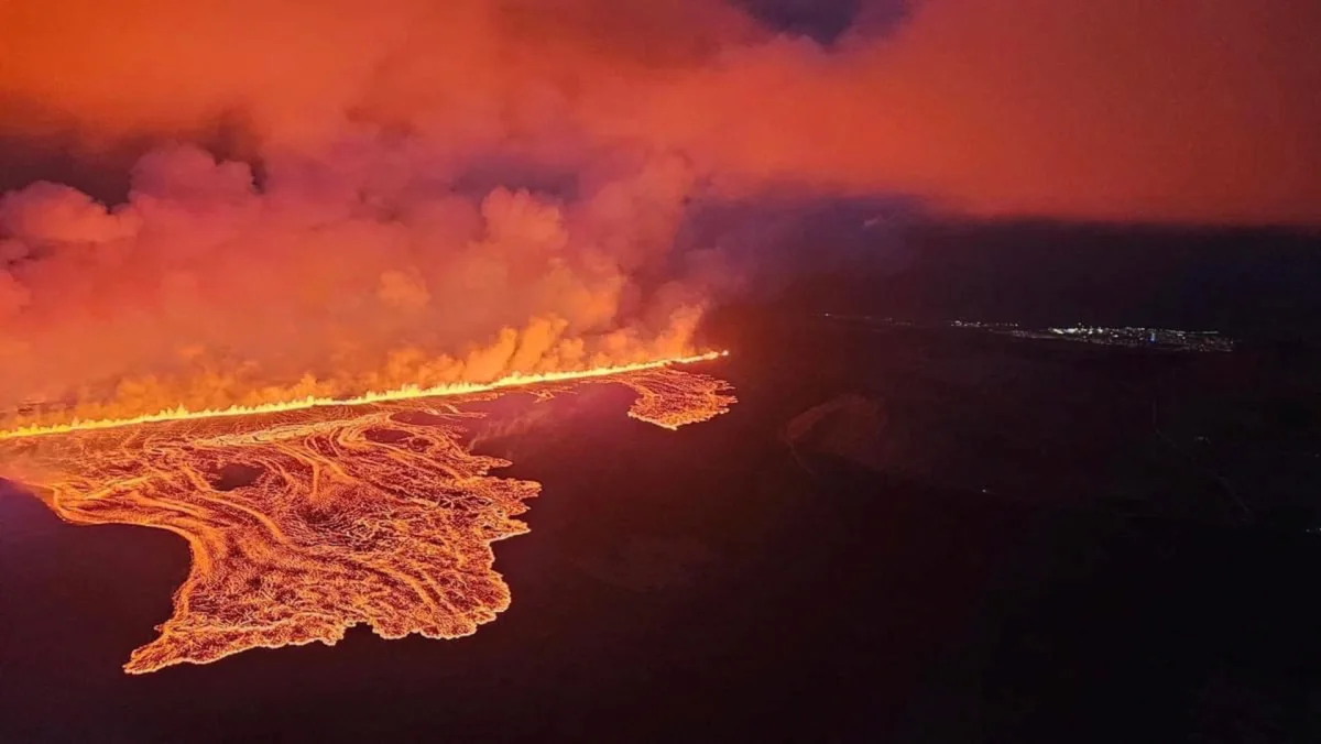 Iceland volcano erupts, spewing lava fountains The Weather Network