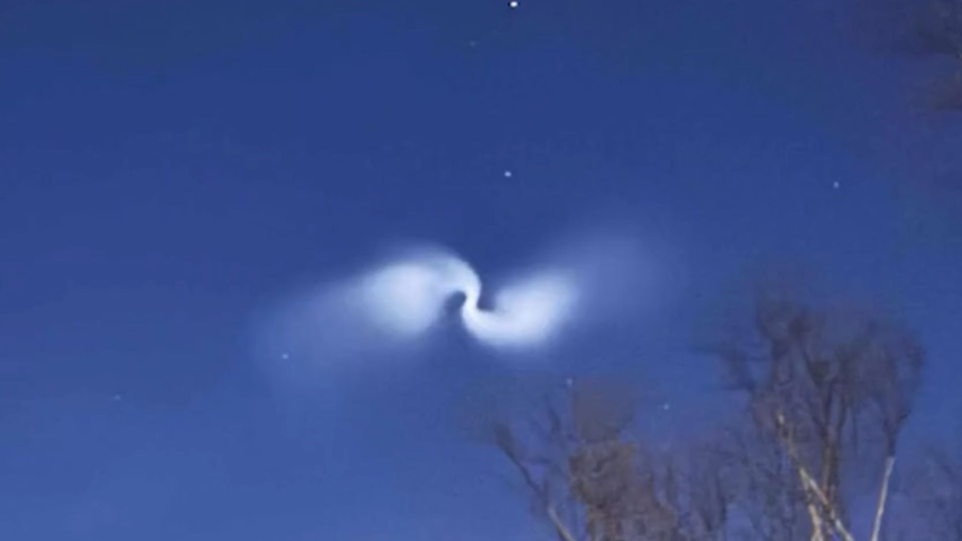 'Bizarre' spiral lights up night sky in Canada, U.S.