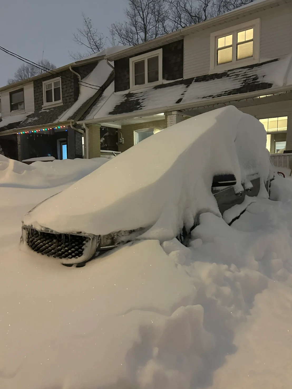 Lina Truong/TWN: East York, Toronto, Ontario, historic snowfall. Jan 25. 2026. winter storm, snow storm, car covered in snow