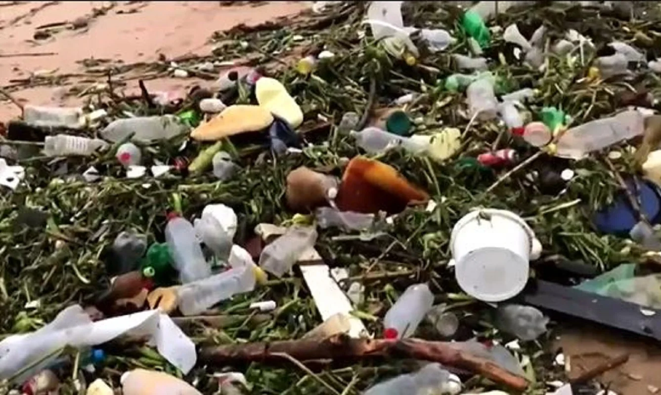 MUST SEE: Flooding sends 'tons' of plastic litter into the Indian Ocean