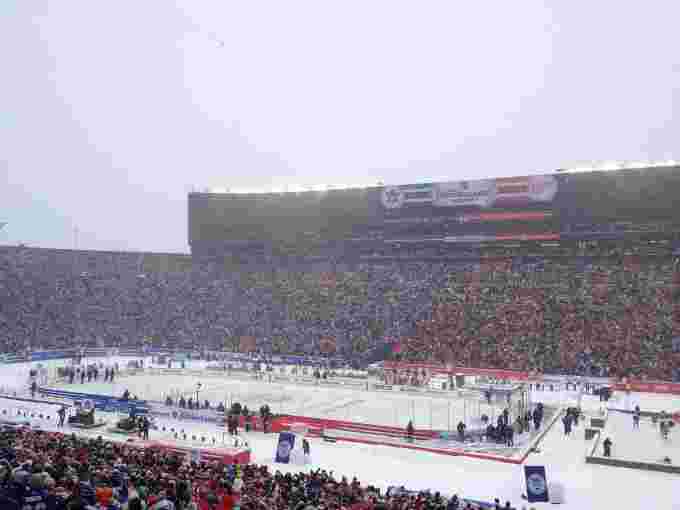 1920px-2014 NHL Winter Classic before puck drop