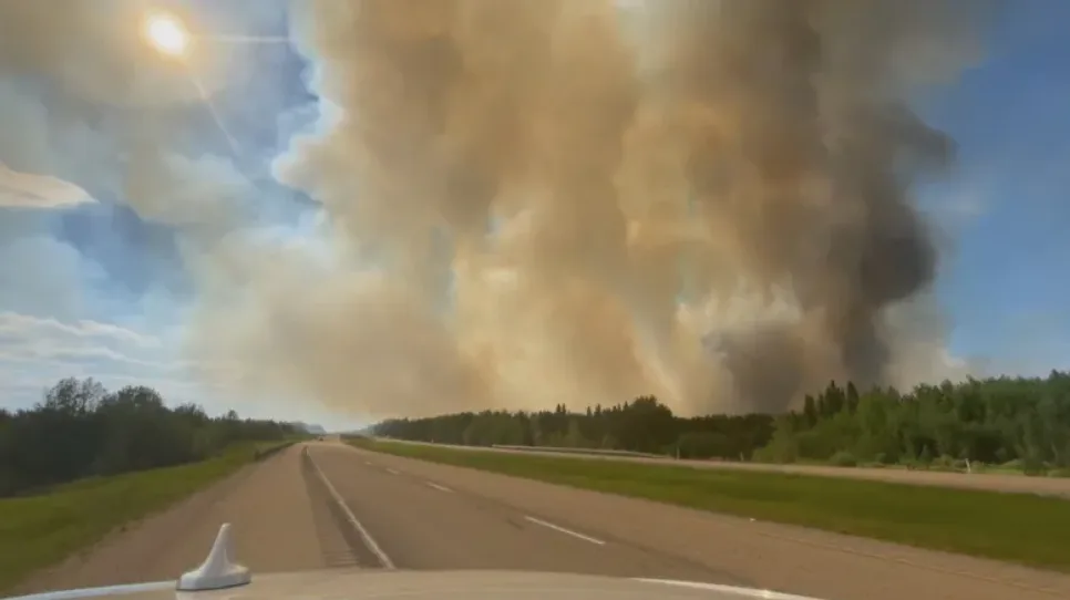 Pilot dead after wildfire-fighting helicopter crashes near Evansburg, Alta.