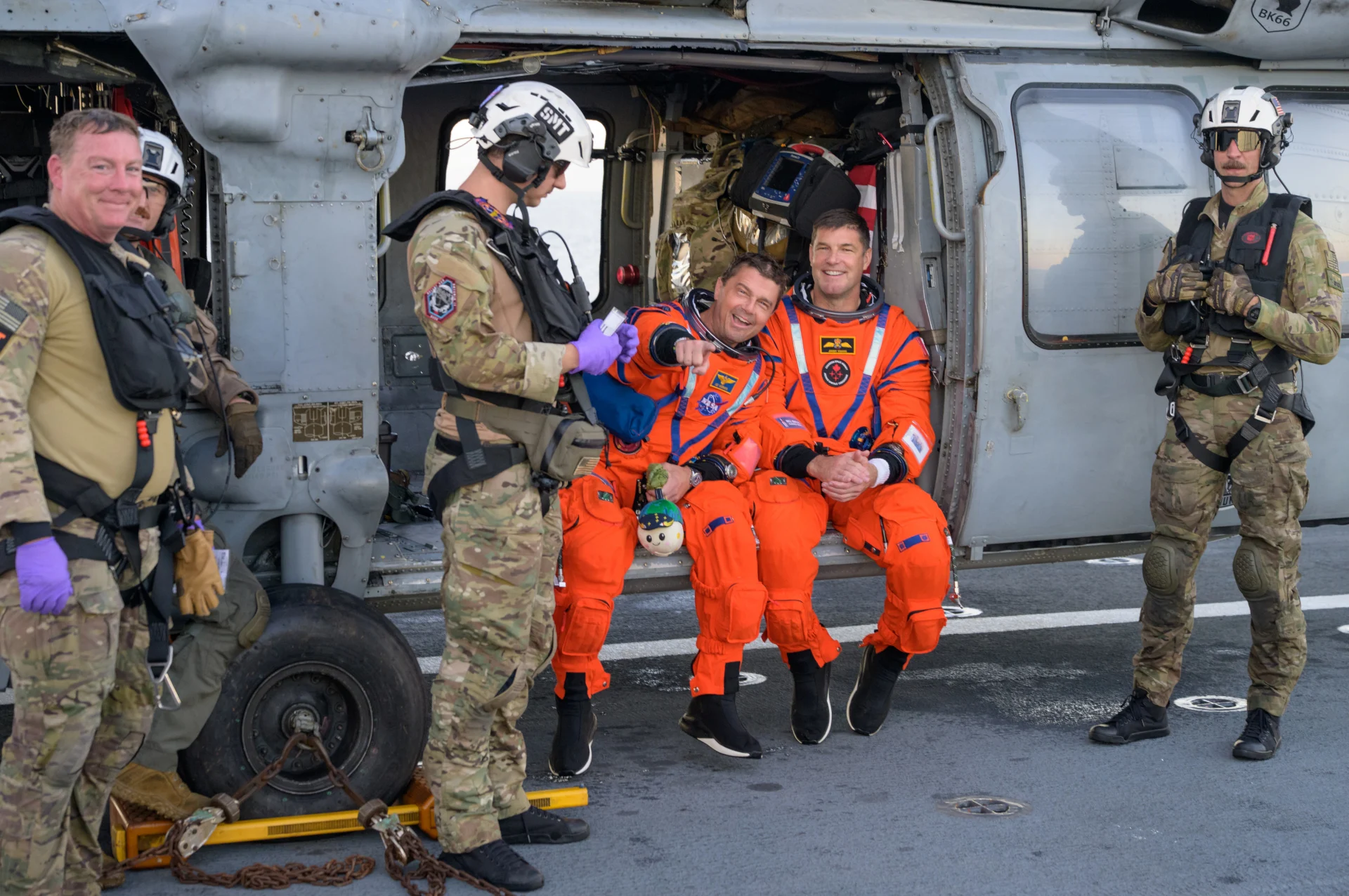 Artemis 2 - Reid and Hansen - Helicopter on Ship - Apr 10 - NASA
