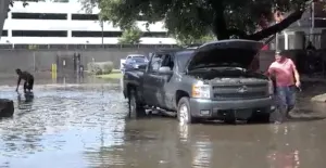 Hundreds rescued as floods hit Texas amid forecasts of more rainfall