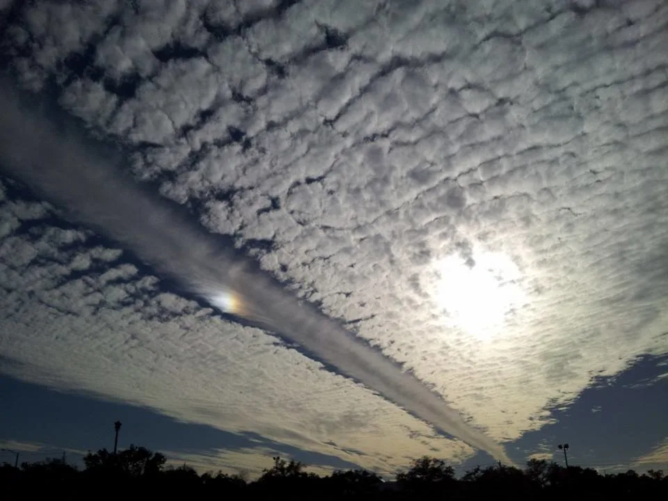 (DENNIS MERSEREAU) sundog fallstreak hole distrail 