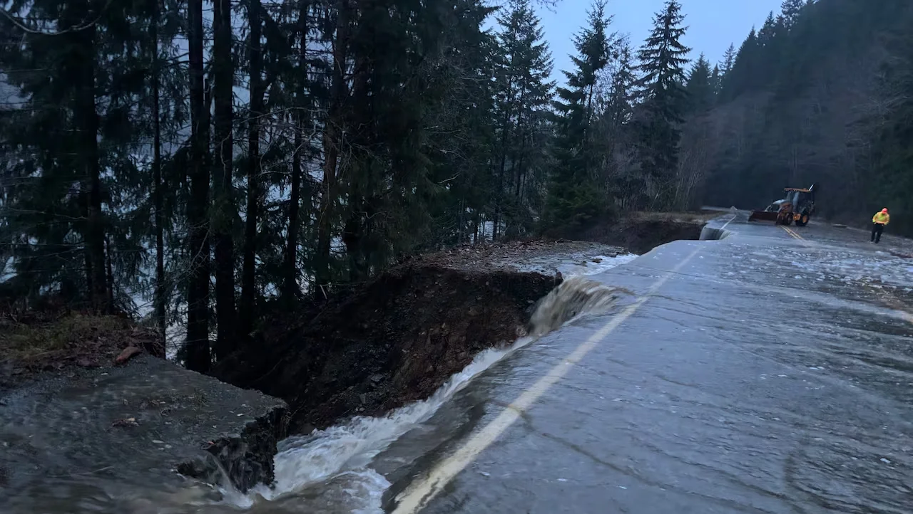 Flood, Flooding, Highway 28, B.C, Campbell River, Emergency, January 31, 2026. (B.C. Transportation Ministry)