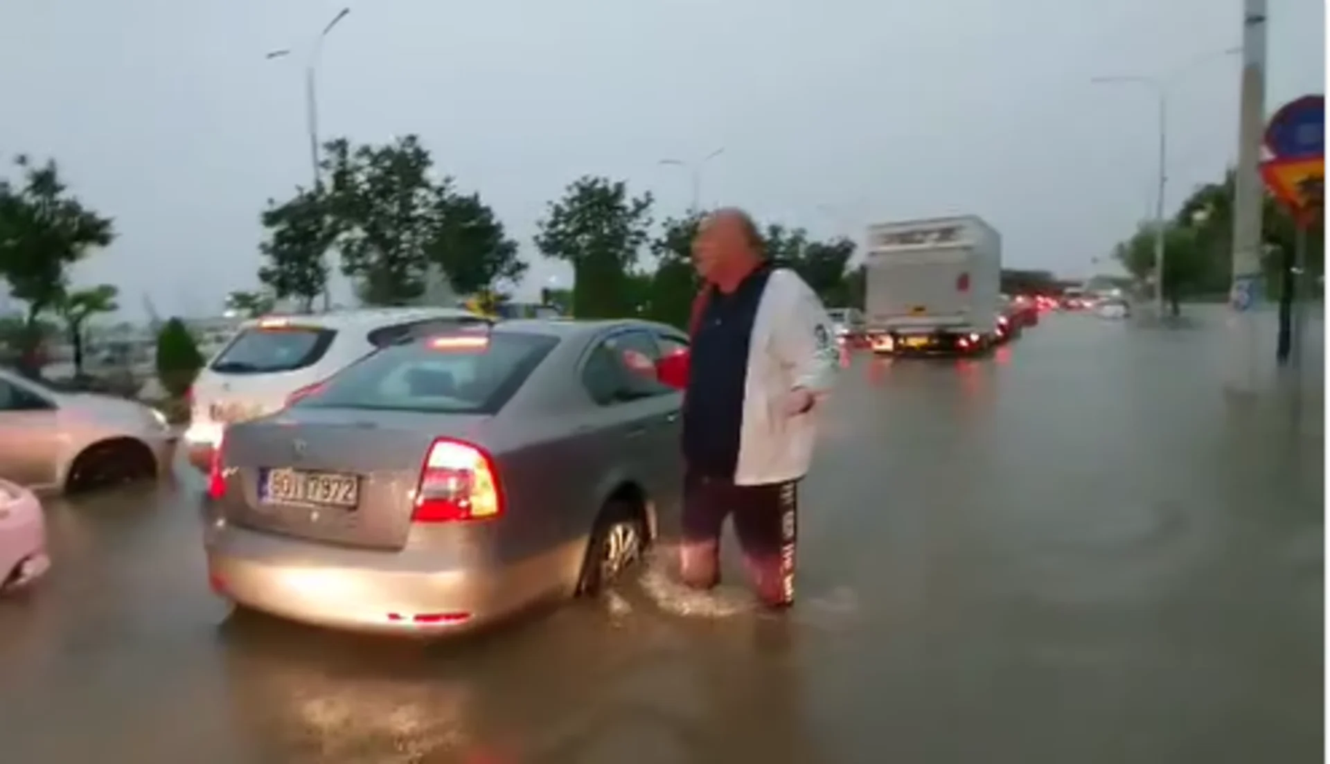 Déluge en Grèce : plus d'un an de pluie en 10 heures