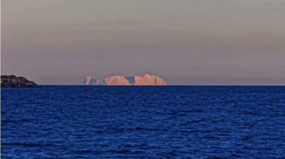 An iceberg in B.C.? Lingering mirage leaves photographer stumped