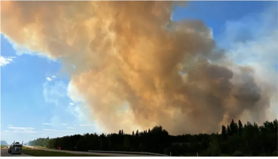 Wildfire evacuees near Edmonton can return home Wednesday evening