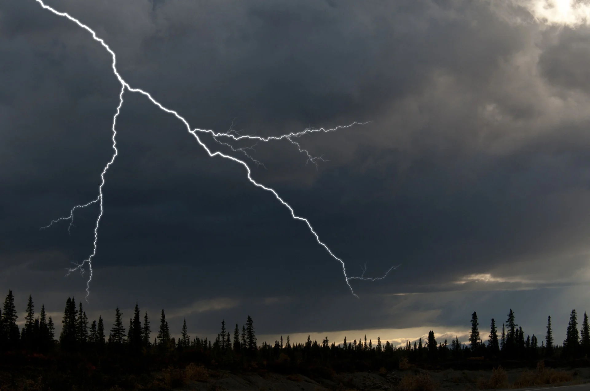 Lightning threat, wildfire smoke may spell trouble for Central Canada
