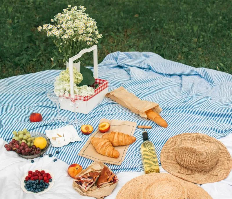 Everything you need to pack for the perfect picnic