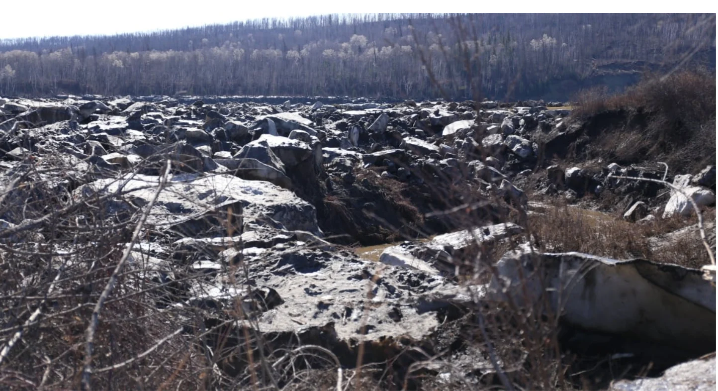 CBC: Large chunks of ice cover two of the holes at the golf course. (Jamie Malbeuf/CBC)