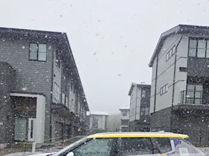 Snow to kick off the May long weekend in parts of Alberta will bring difficult travel