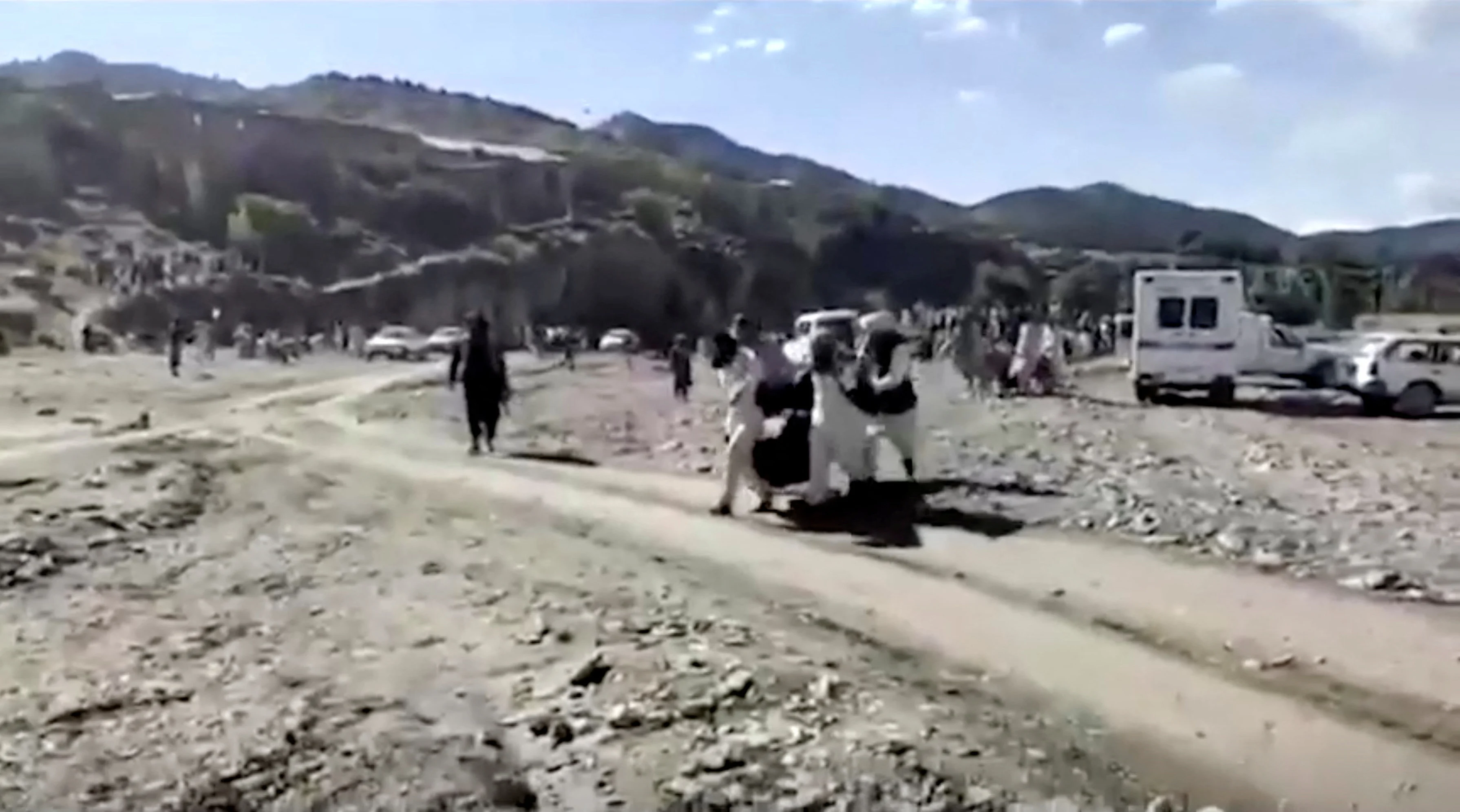 2022-06-23T084320Z 2 LYNXMPEI5M056 RTROPTP 4 AFGHANISTAN-QUAKE-INJURED