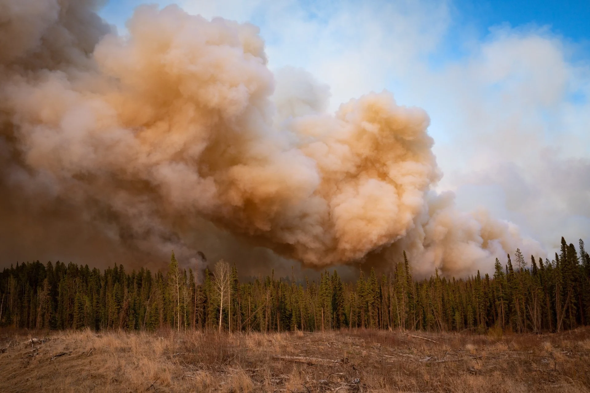 Le ciel est voilé au Québec, mais ce ne sont pas des nuages