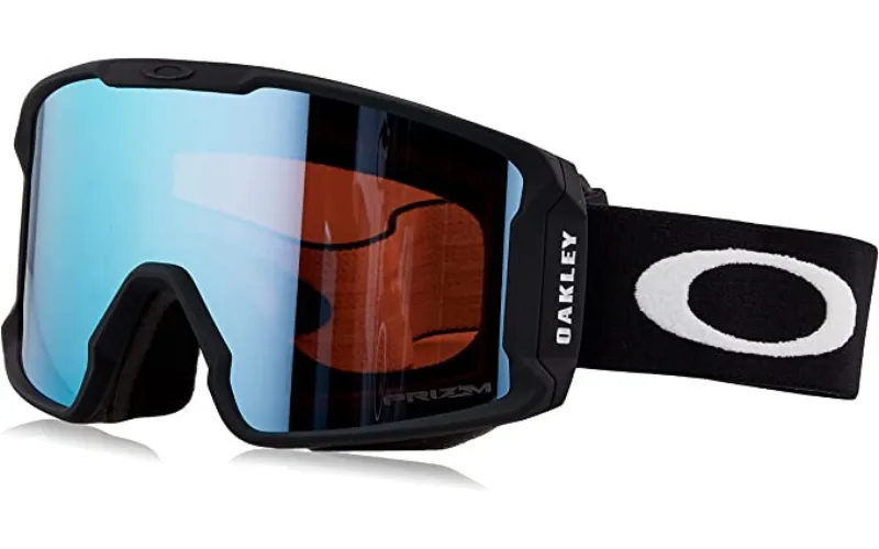 Amazon, Oakley Ski Goggles, CANVA, winter hiking guide