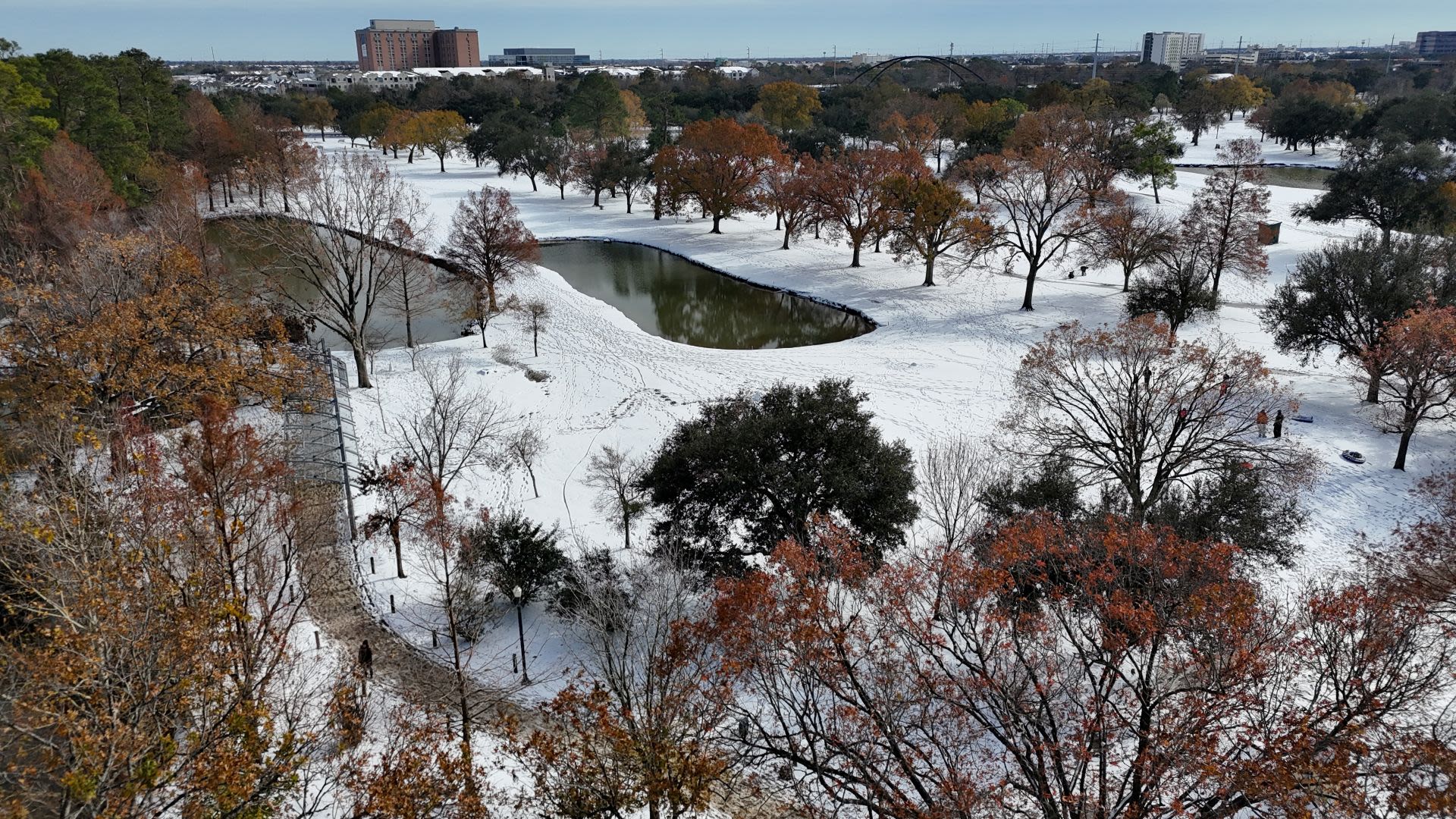 Winter storm, freezing cold descend on U.S.--from Rockies to Atlantic coast