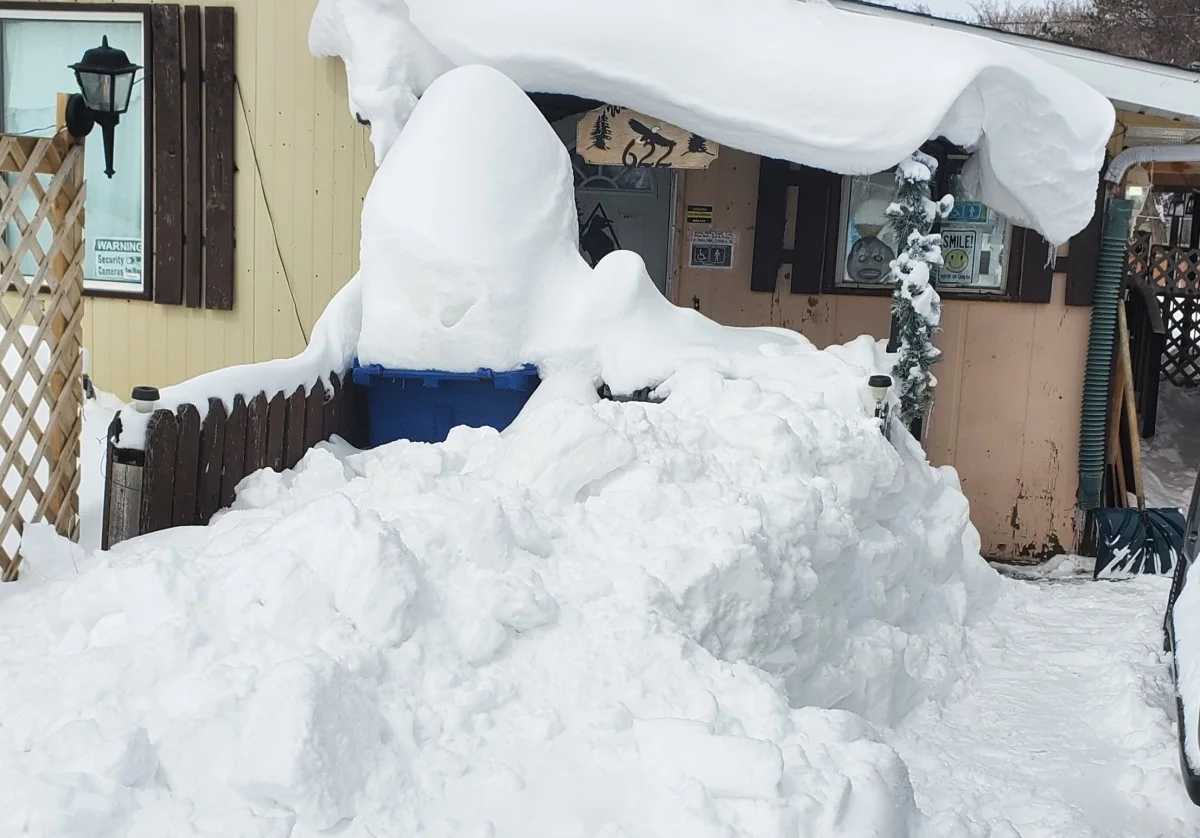 50 cm de neige, inondations, pannes : les Prairies canadiennes dans la tourmente