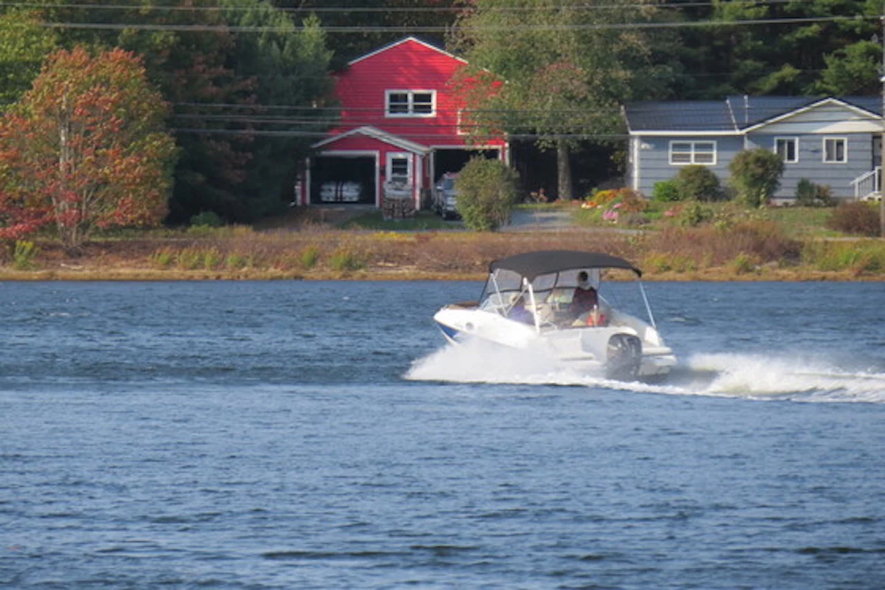 Boating/Frank Bailey